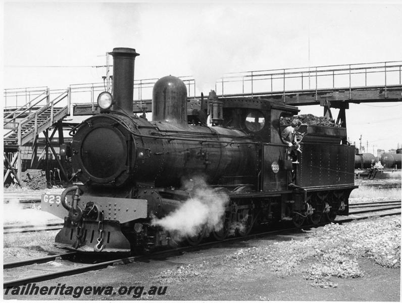 P00692
G class 233, front and side view, Bunbury
