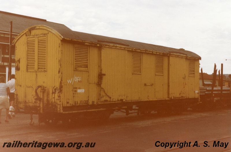 P01195
VA class 10132, Midland Workshops, end and side view
