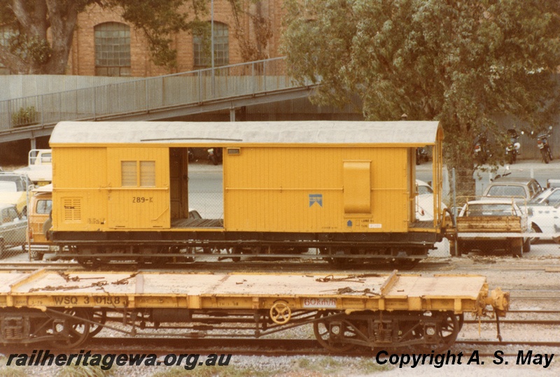 P01210
Z class 89 platform ended brakevan, yellow livery, side view and WSQ class 30158 standard gauge flat top bogie wagon, side view, Midland, ER line.
