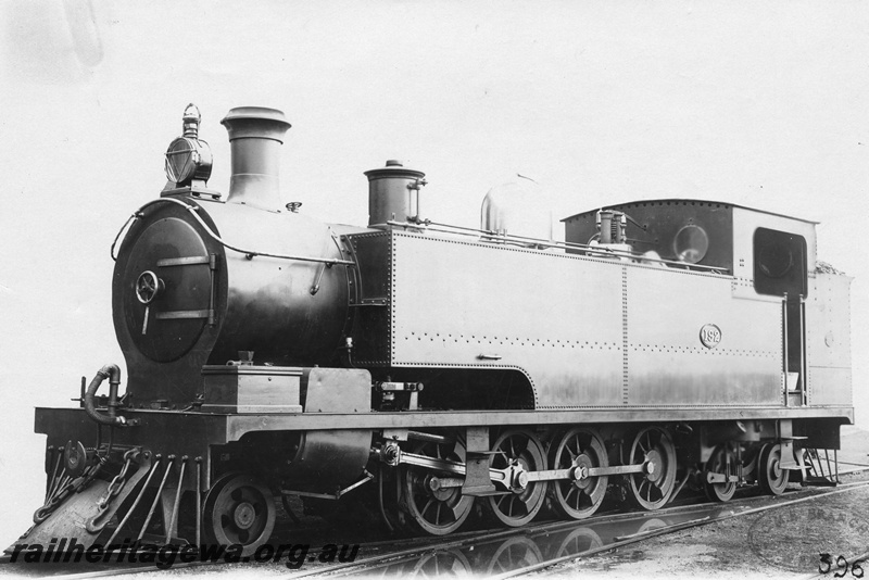 P01447
K class 192, front and side view, early view.
