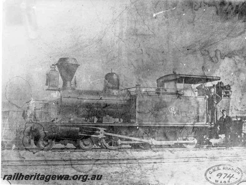 P01460
B class 9, early photo, side view.
