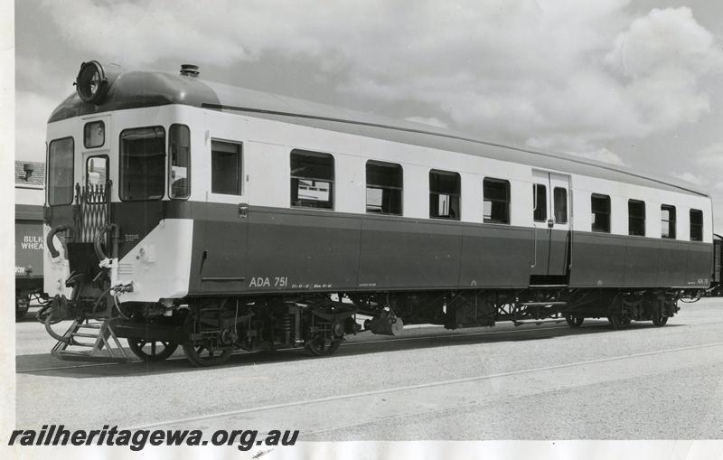P01554
ADA class 751, railcar trailer, front and side view, same as P0802
