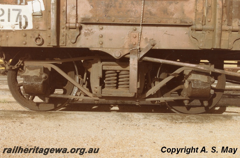 P01814
RBW class 11217 steel bodied bulk wheat wagon, detail of standard 5'6