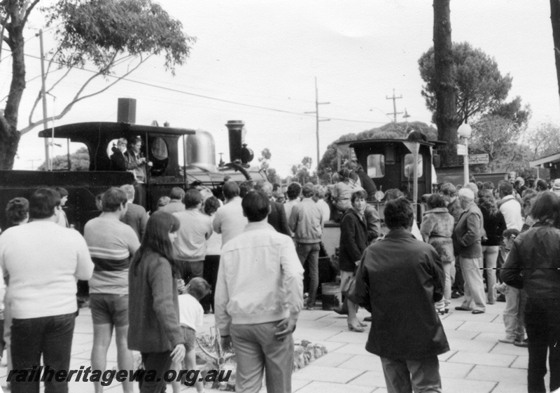 P01843
Crowd listening to speeches on the occasion of the centenary of loco A11, Rail Transport Museum.
