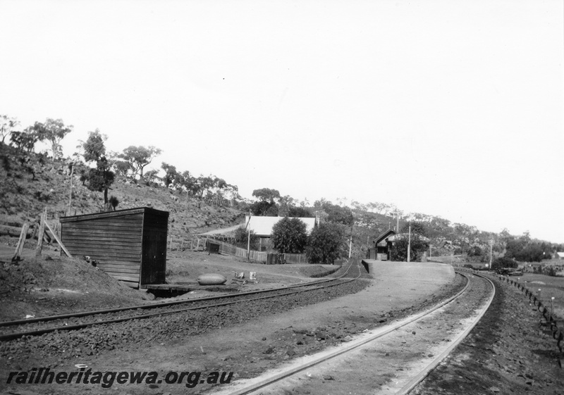 P02051
Gangers shed, station masters house, station building, Swan View, ER line, view along the track from the east end looking west.
