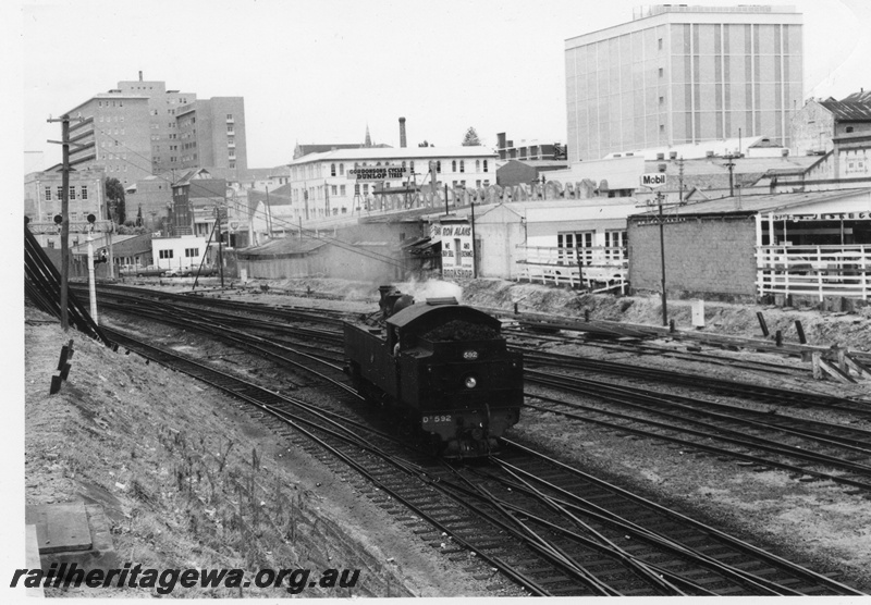 P02389
DD class 592, just east of the Barrack Street Bridge, side and end view, on ARHS tour of a round trip to Armadale
