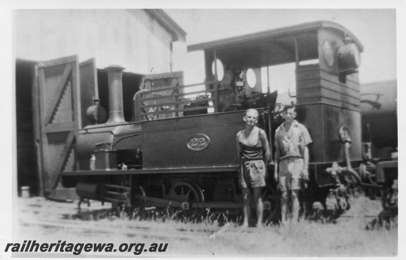 P02541
H class 22 steam locomotive outside the loco shed, side and end view, Port Hedland, PM line.
