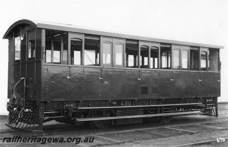 P02904
AO class 430 petrol engine rail coach, portrait photo, front and side view.
