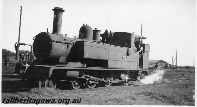 P03011
B class 13 steam locomotive, front and side view, water column, cheese knob, Midland, ER line, c1940s.
