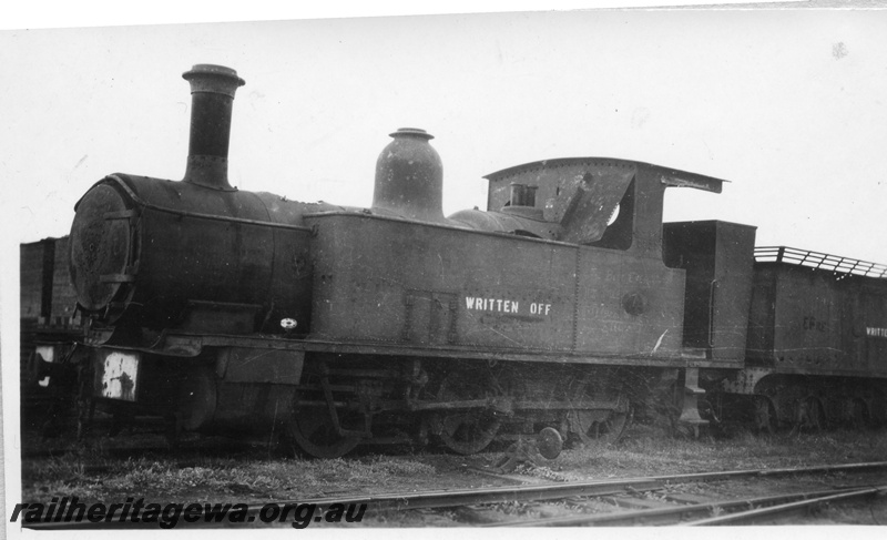 P03044
U class 7, tank, scrap siding, Midland, ER line, side view, c1940
