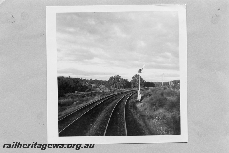 P03112
Upper quadrant signal, rear view, double track main line near Parkerville, ER line, view along the track
