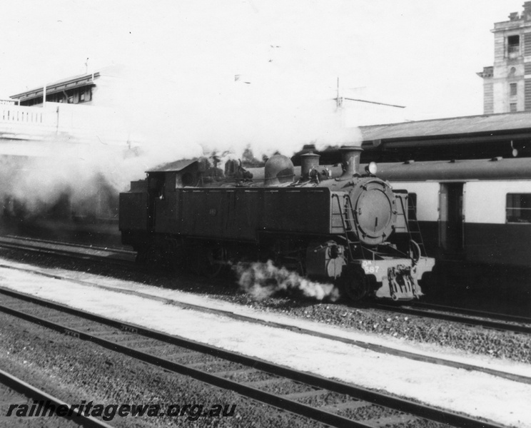 P03158
DM class 587 steam locomotive running light engine, side and front view, Perth, ER line.
