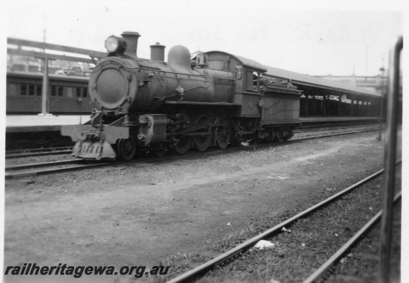P03171
E class 340, Perth station, ER line, front and side view
