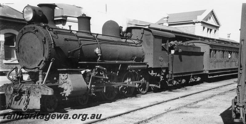 P03206
C class 440 steam locomotive, front and side view, passenger carriage, Geraldton, NR line.

