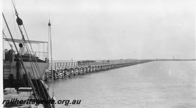 P03376
1 of 3 images of the jetty at Carnarvon, State Ship 