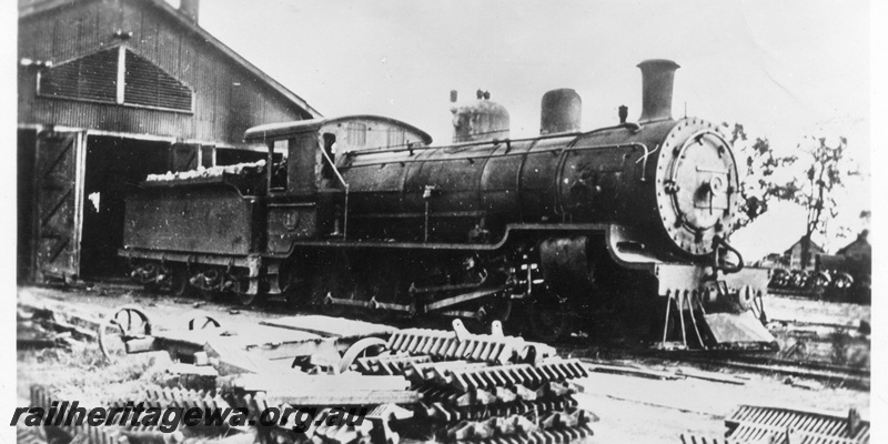 P03430
MRWA C class 19 steam locomotive, side and front view, loco shed, Midland.
