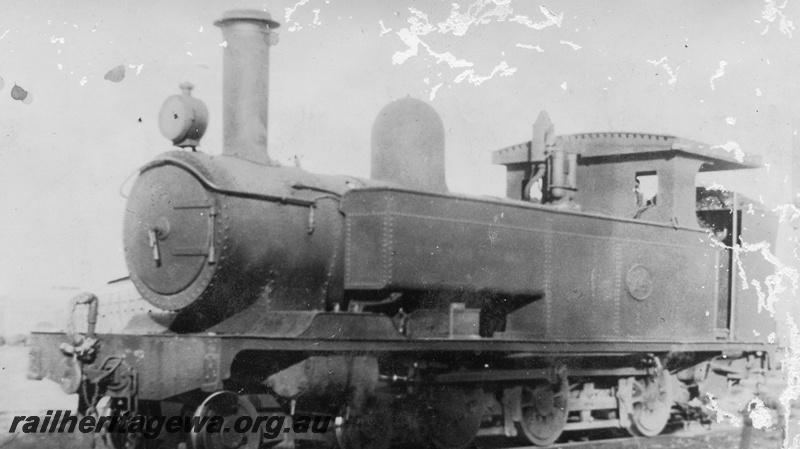 P03512
B class 14 steam locomotive, front and side view.
