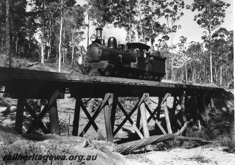 P03522
SSM Loco No 68 (Ex G class 157) on a trestle bridge crossing the Donnelly river c1950 (scrapped about 1970)
