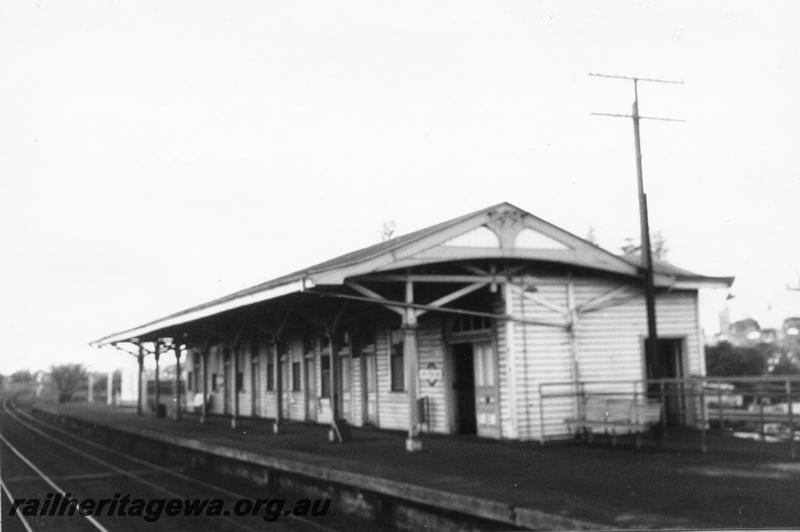 P03541
Station buildings, Cottesloe, ER line, trackside and end view. 
