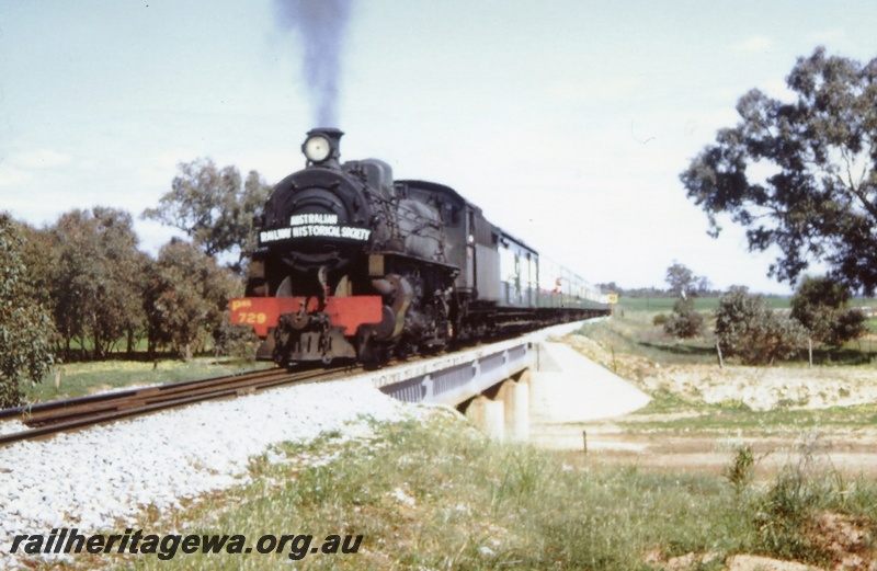 P03641
PMR class 729 steam locomotive crossing the Mortlock River on ARHS tour to Goomalling, front view.
