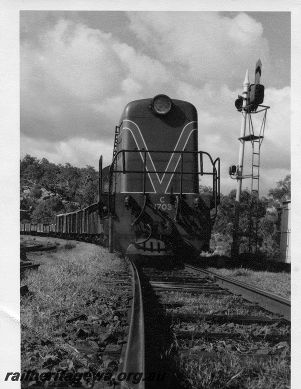 P03660
C class 1703, goods train, upper quadrant signal, east of Swan View station, ER line, c1960
