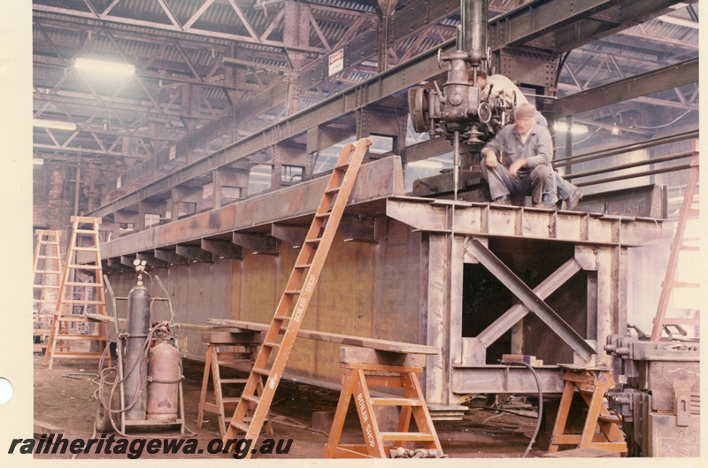 P03755
Construction of Irwin River bridge steel spans, boiler shop, Midland workshops.

