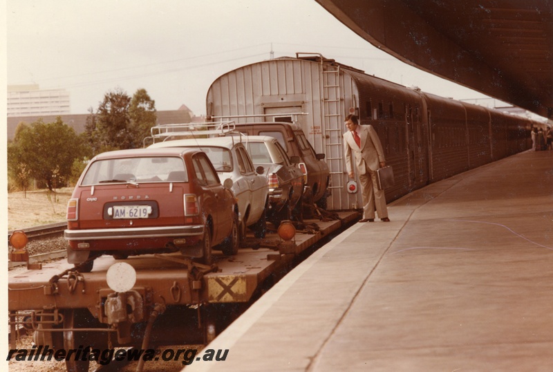 P03895
1 of 2, Motor rail on the Indian Pacific, Perth Terminal.
