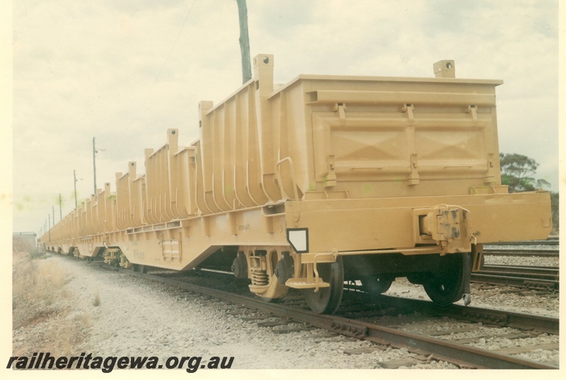 P03949
2 of 2, WFW class 30115 flat wagons (later reclassified to WFDY),for iron ore containers, side and end view, in as new condition.
