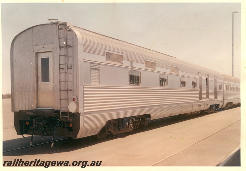 P04173
2 of 2, Indian Pacific carriages, end and side view.

