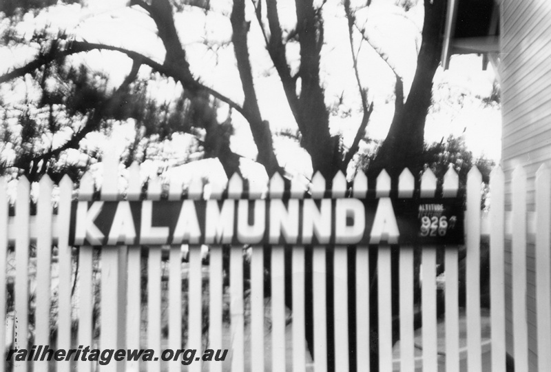 P04265
Kalamunda station nameboard, UDDR line
