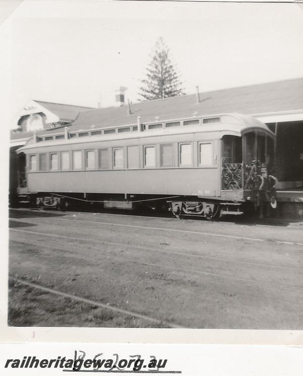P05273
AL class 40 Gilbert carriage, side and end view 
