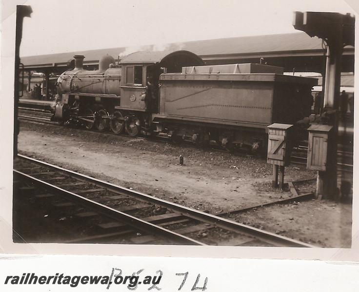 P05274
FS class 289 with oil tank in tender, Perth Station
