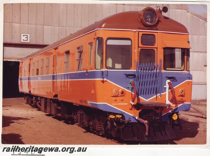 P05409
ADG/V class 615 railcar in newly applied Westrail orange livery, side and end view
