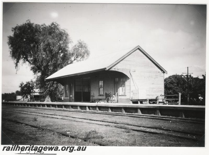 P05716
MRWA station, Three Springs, MR line, trackside view
