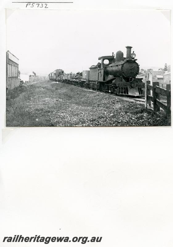 P05732
MRWA loco P class, near Midland Junction, MR line, goods train, loco is ex WAGR P class, enlargement of P5731
