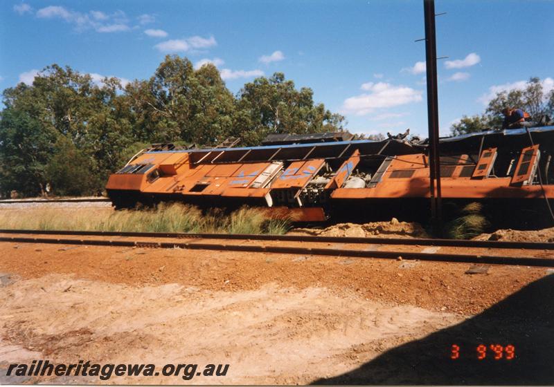 P05872
3 of 4 photos of a derailment at Jennacubbine, EM line, P class 2004 