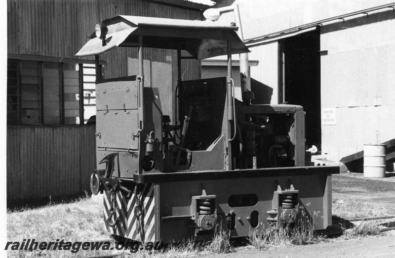 P05911
PWD 0-4-0 diesel loco, Wyndham Meat Works, end and side view, loco built by Comeng
