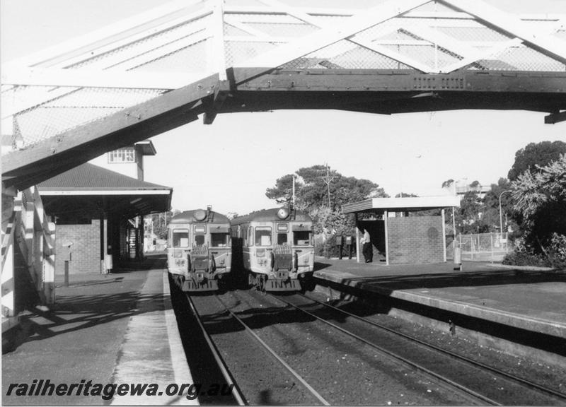 P05912
ADG/ADX railcar set, footbridge, station buildings, signal box, Subiaco, front on view of railcars
