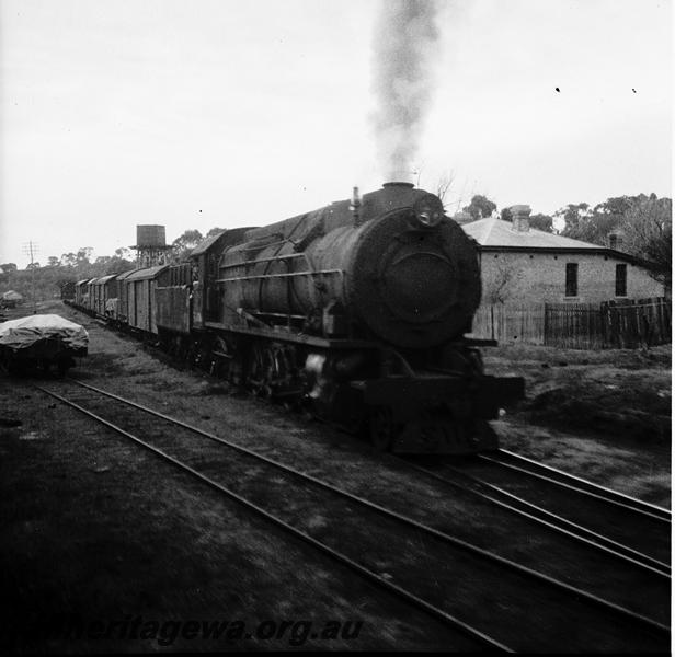 P06110
S class, Clackline, ER line, in siding, with Up Perth goods
