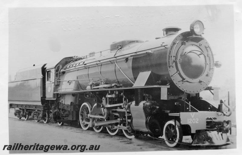 P06163
V class 1202, in original condition, side and front view.
