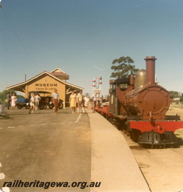 P06424
G class 117, old Merredin station, opening of the museum
