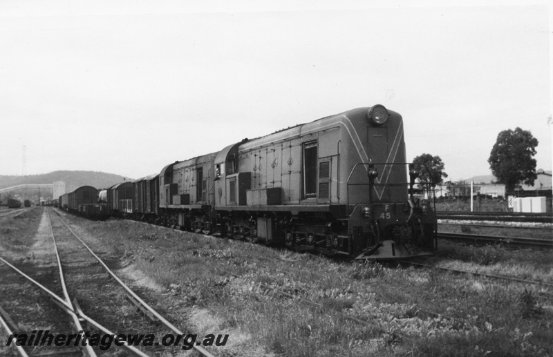 P06473
F class 45 double heading with another F class, Midland Yard, goods train from Moora
