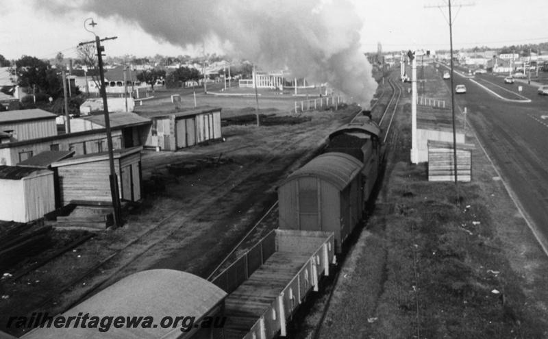 P06476
W class 920, Bunbury, departing with a goods train
