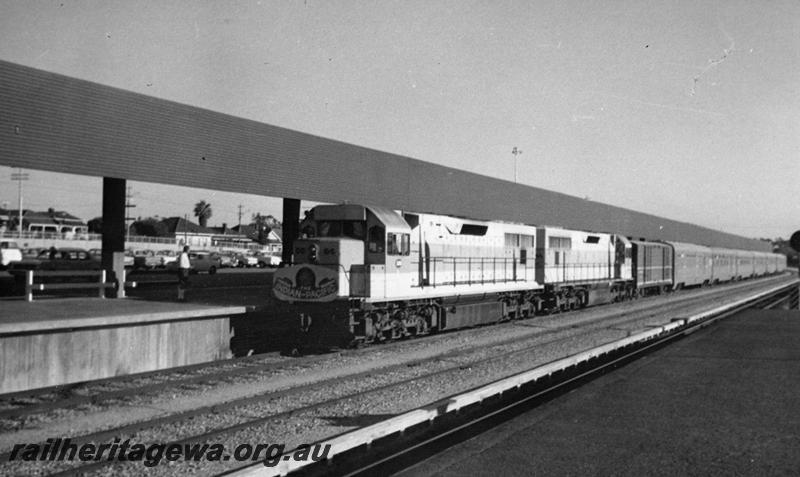 P06479
Double headed L classes, East Perth Terminal, double consist of 