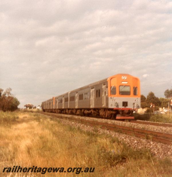 P06522
4 car ADL/AC railcar set leaving Daglish for Fremantle soon after the reopening of the passenger service
