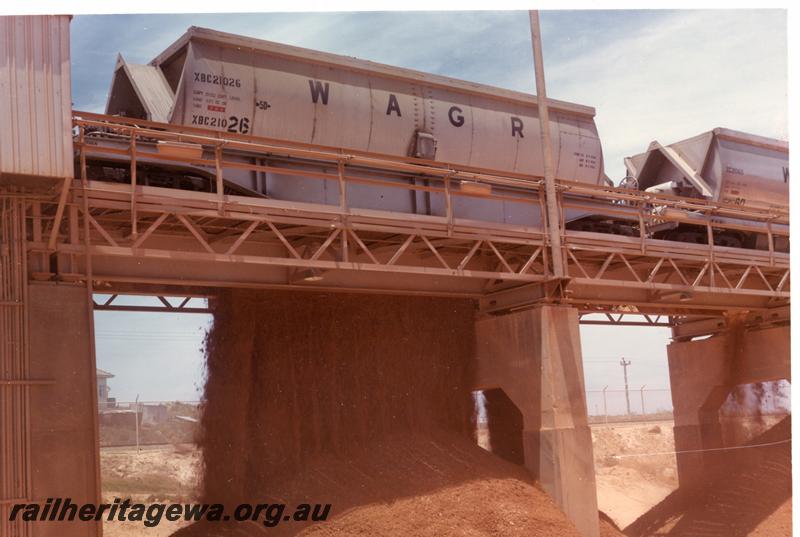 P06786
XBC class 21026 bauxite hopper being unloaded, same as P3922
