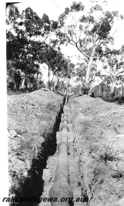 P07312
8 of 32 photos of the construction of the railway dam at Hillman, BN line, 6