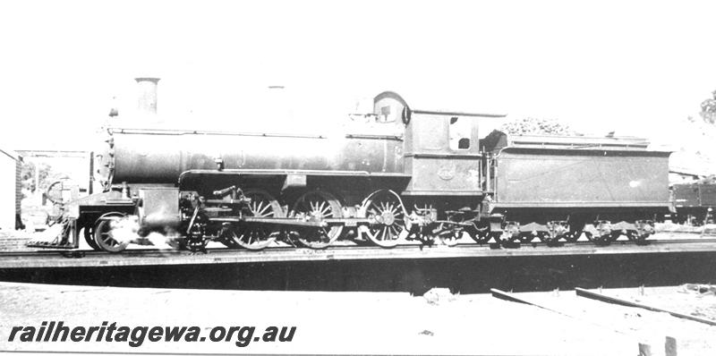 P07423
E class 316, East Perth loco depot, side view
