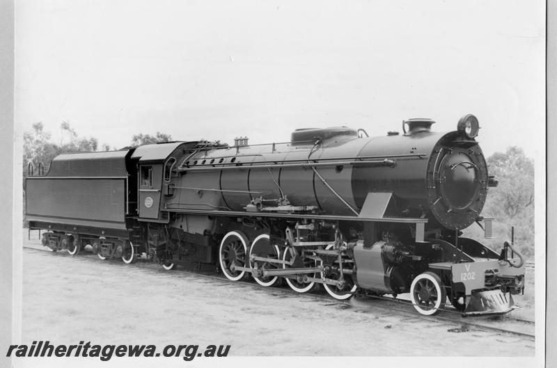 P07581
V class 1202, with white wall tyres, as new condition, side and front view.
