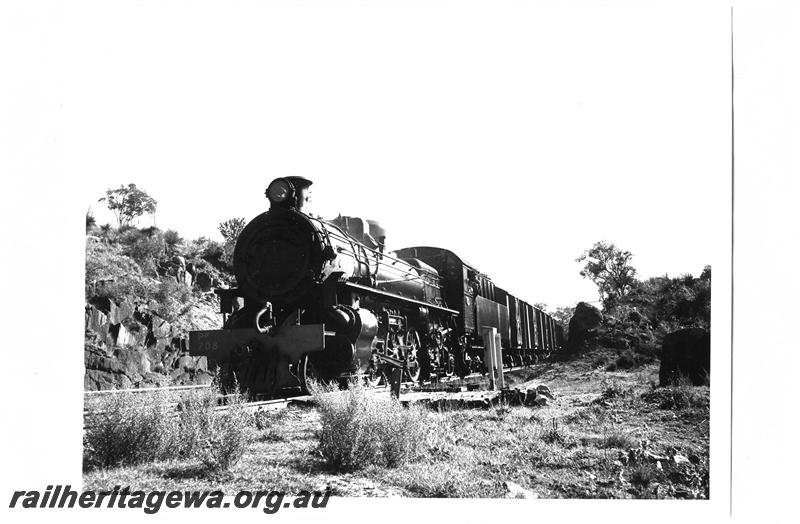 P07641
PM class 708, near Swan View, ER line, goods train, in black livery
